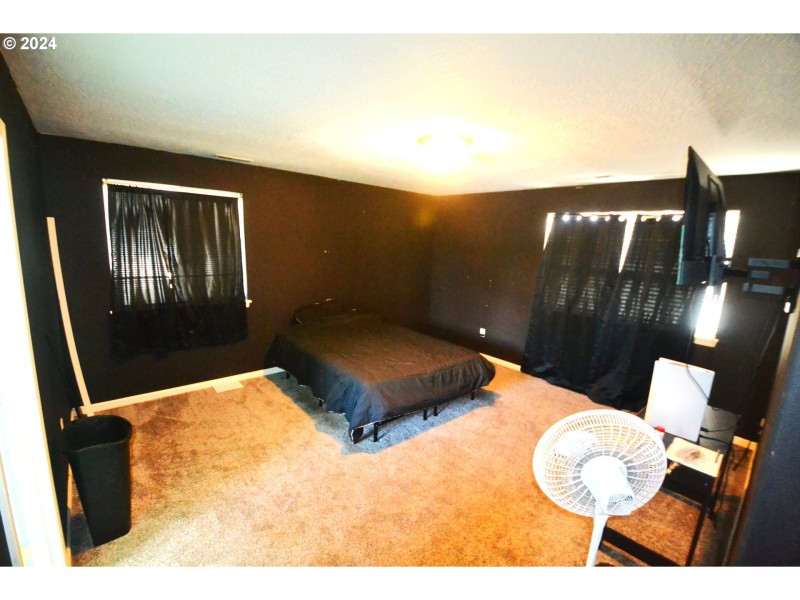 Bedroom, Primary
