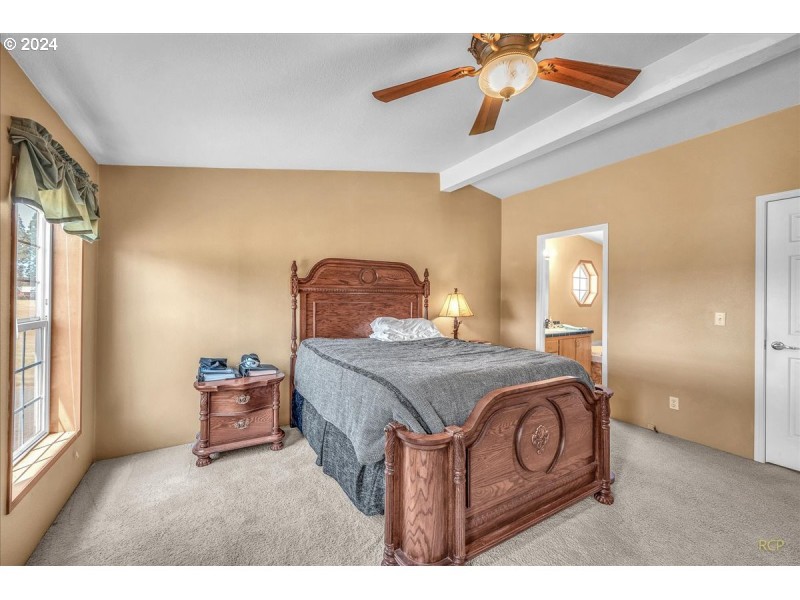 Bedroom, Primary