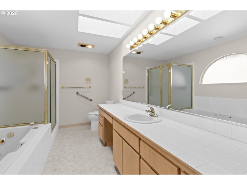 Bathroom, Attached