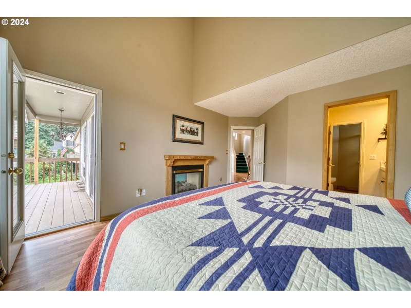Bedroom, Primary