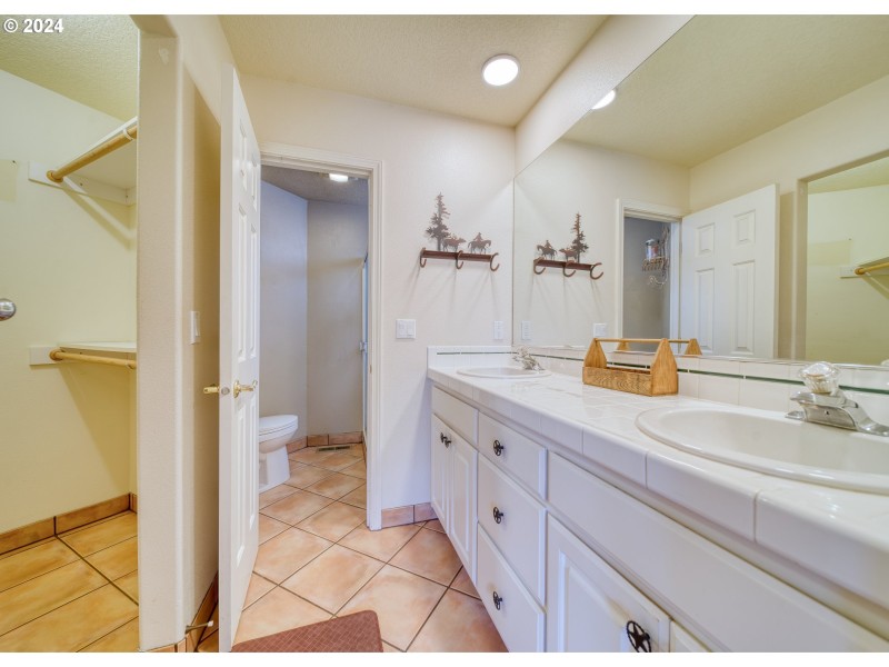 Bathroom, Attached