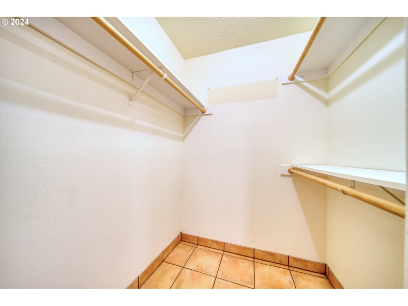 Bedroom, Primary