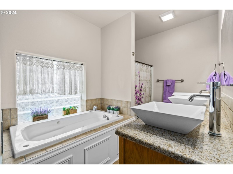 Bathroom, Attached