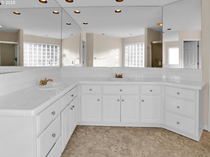 Owner's Suite Bathroom