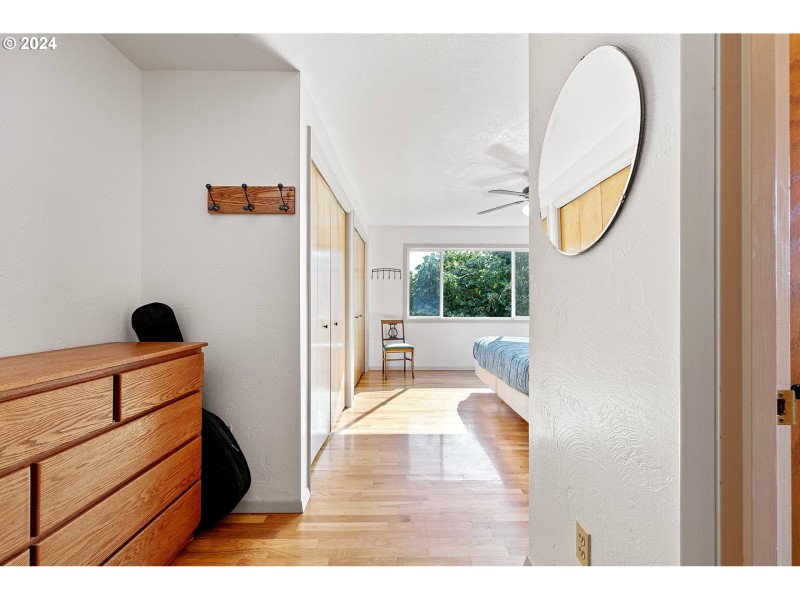 Bedroom, Primary