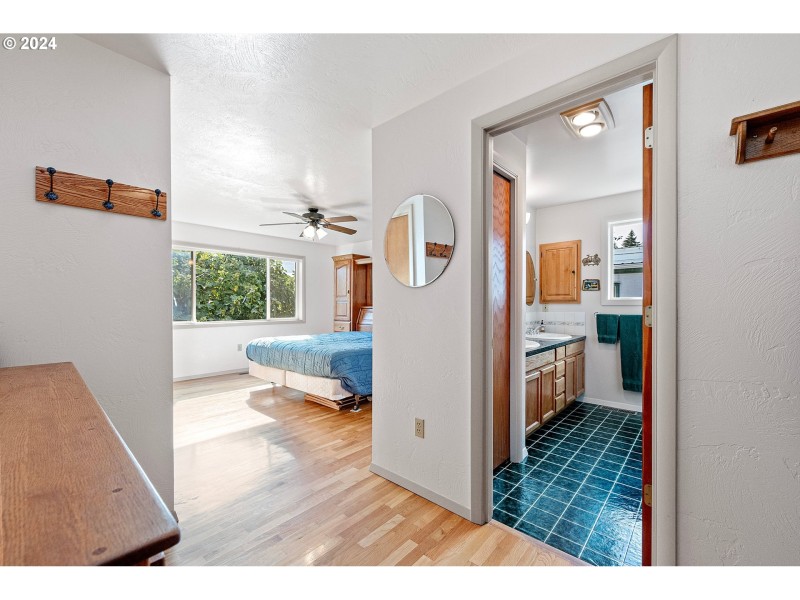 Bathroom, Attached