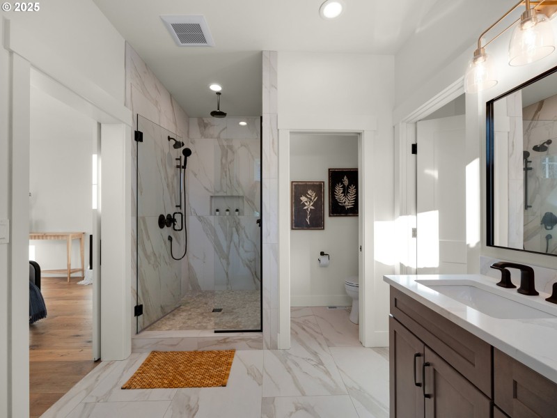 Bathroom, Attached