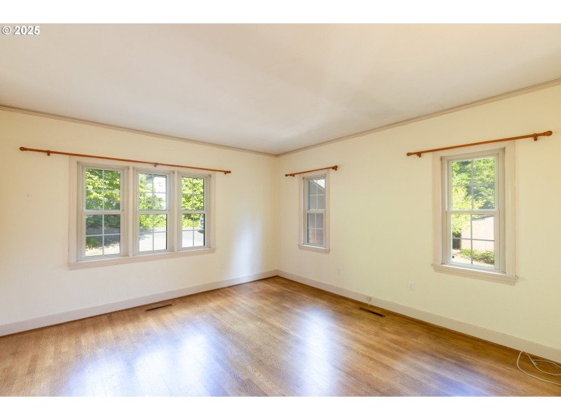Bedroom, Primary