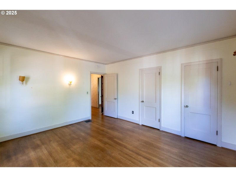 Bedroom, Primary