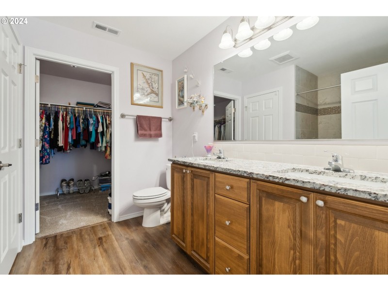 Owner's Suite Bathroom