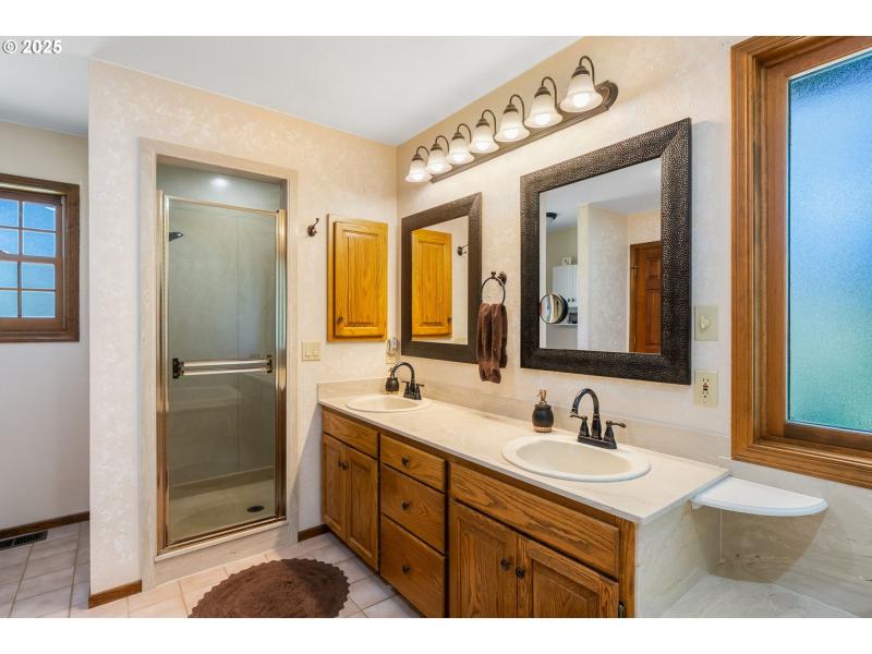 Owner's Suite Bathroom