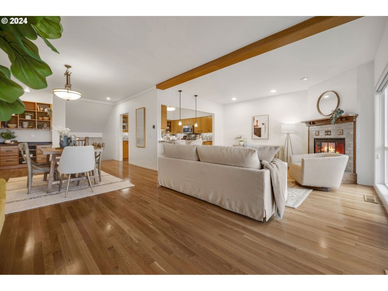 Living Room/Dining Room