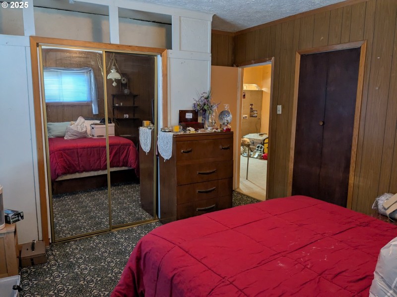 Bedroom, Primary