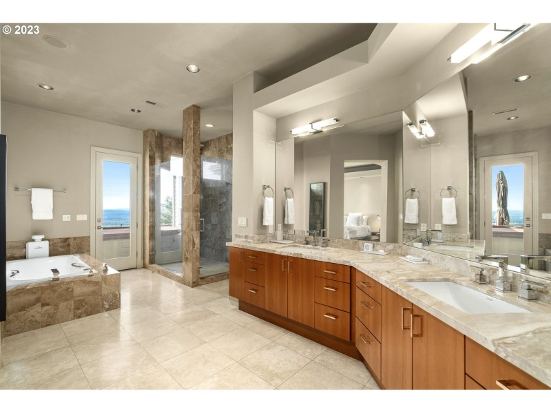 Owner's Suite Bathroom
