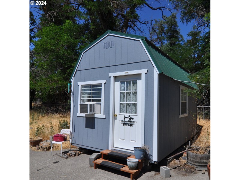Shed