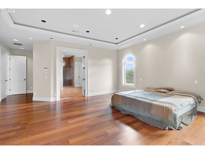 Bedroom, Primary