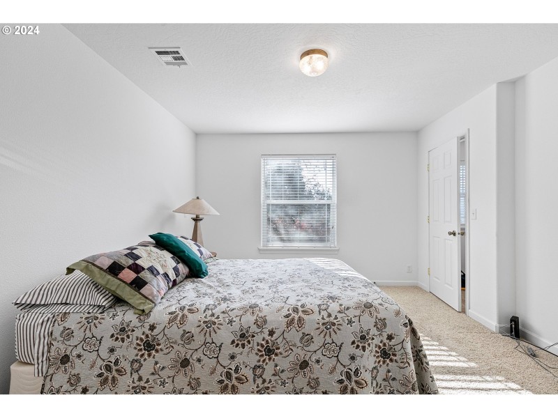 Bedroom, Primary
