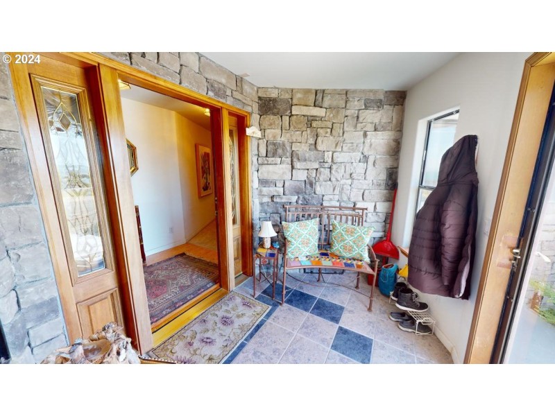 Entrance/Foyer