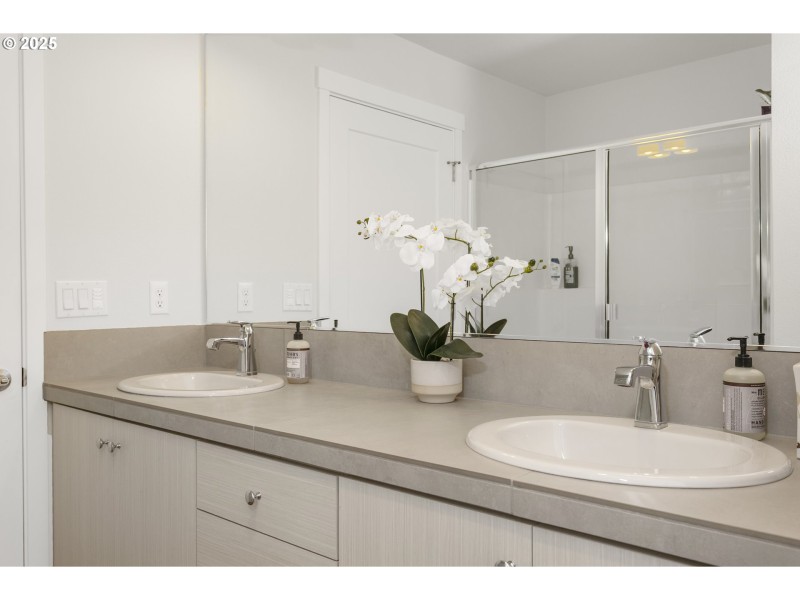 Owner's Suite Bathroom