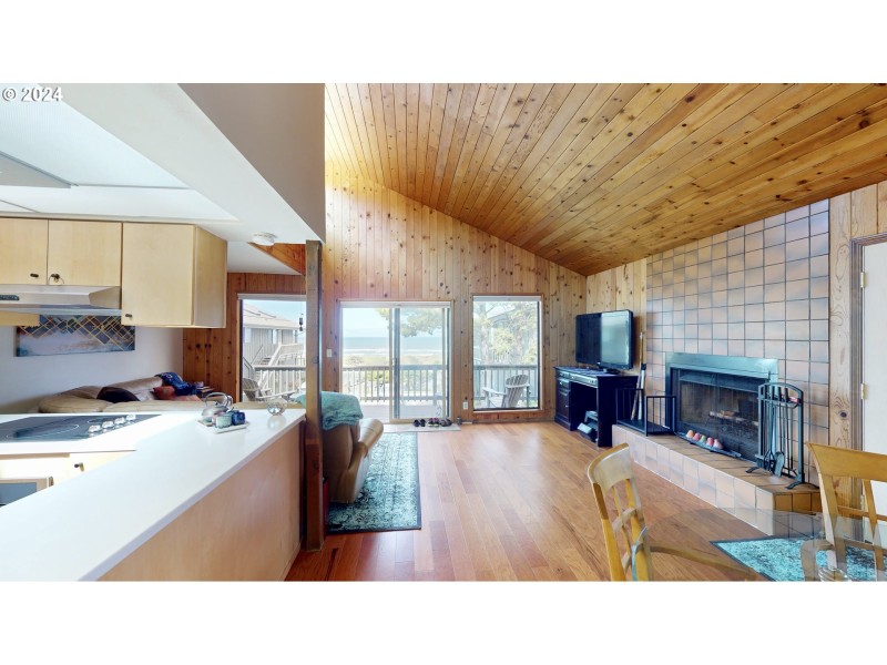 Living Room/Dining Room