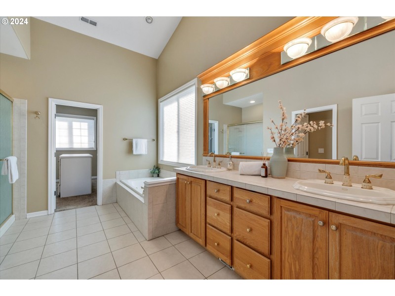 Bathroom, Attached