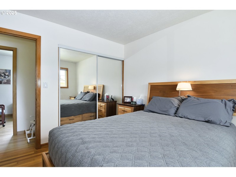 Bedroom, Primary