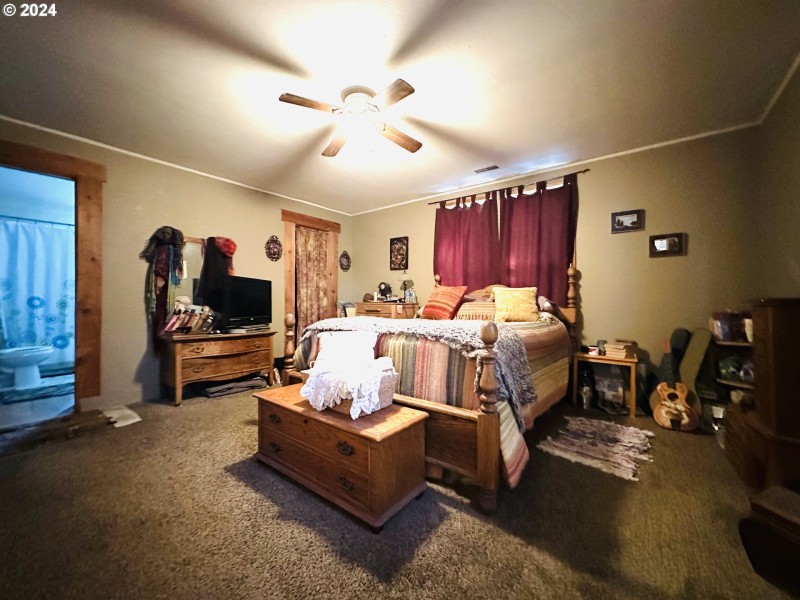 Bedroom, Primary