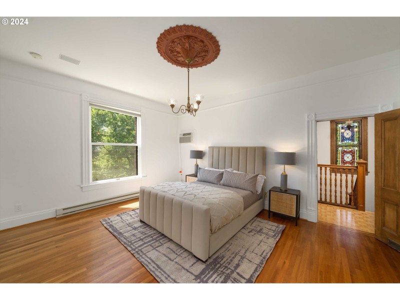 Bedroom, Primary