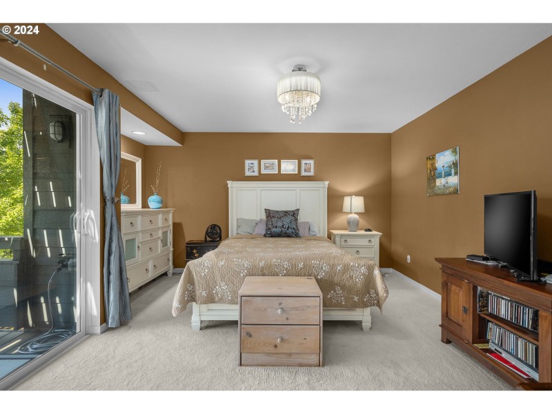 Bedroom, Primary