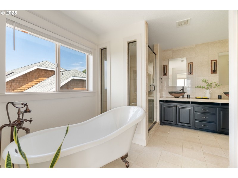 Owner's Suite Bathroom