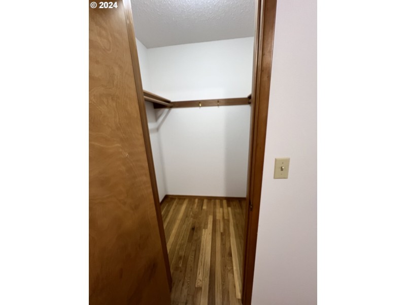 Bedroom, Primary