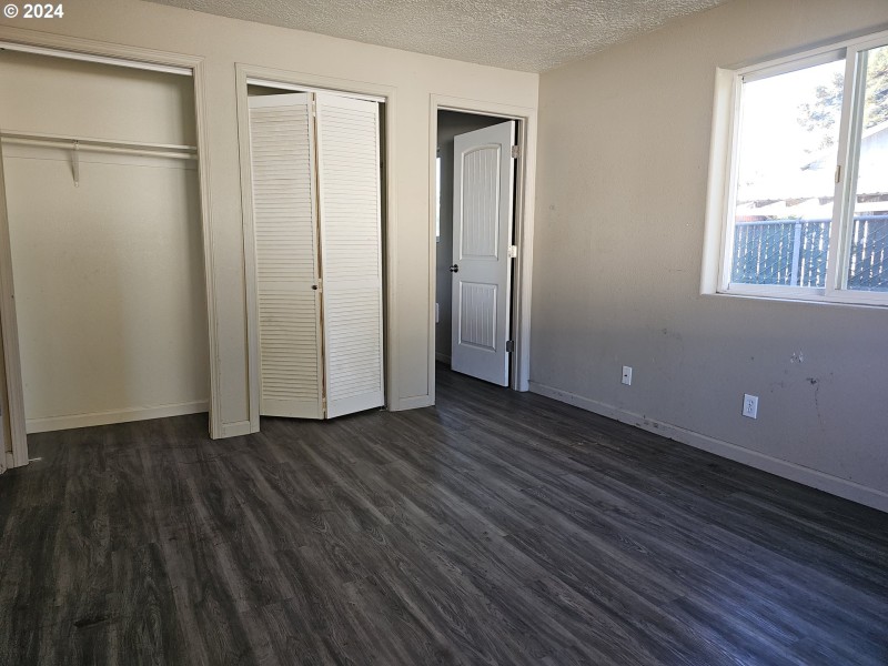 Bedroom, Primary