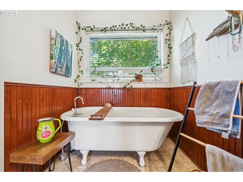 Bathroom, Attached