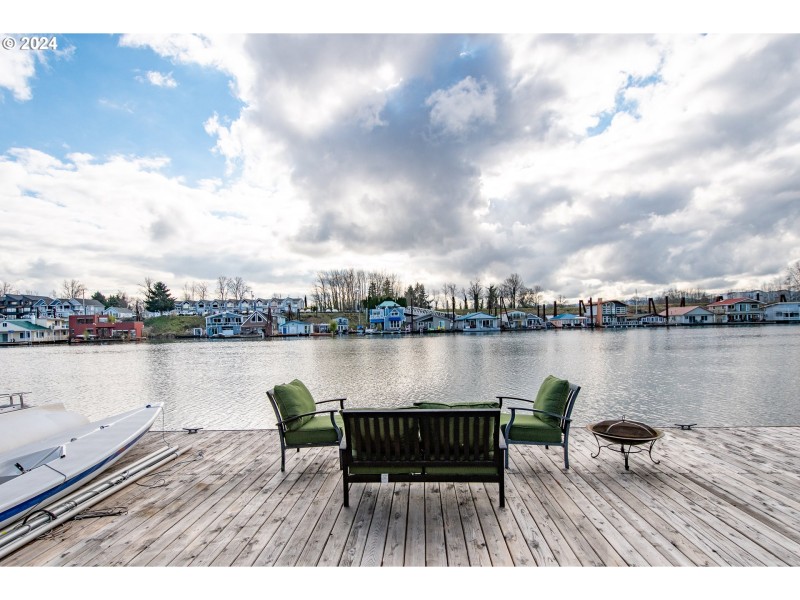 Dock