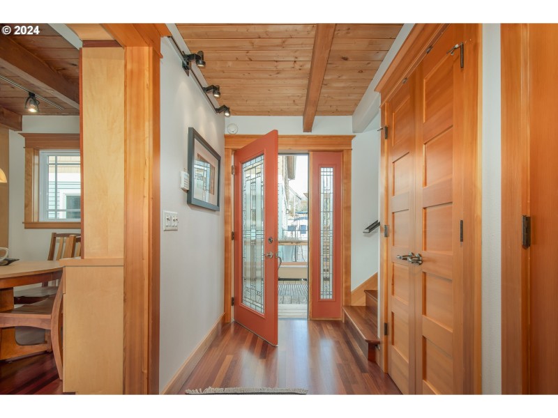 Entrance/Foyer