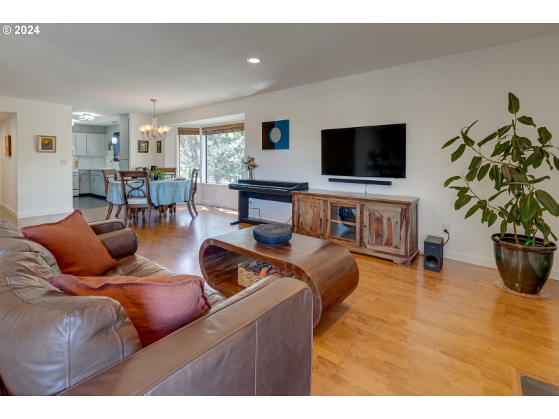 Living Room/Dining Room