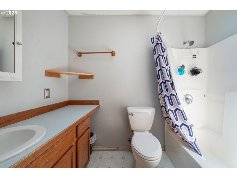 Owner's Suite Bathroom