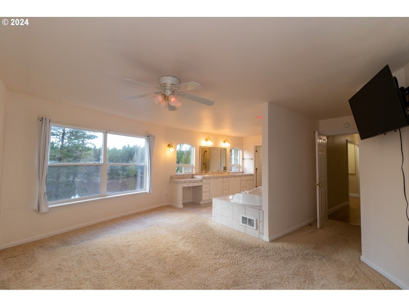 Bedroom, Primary