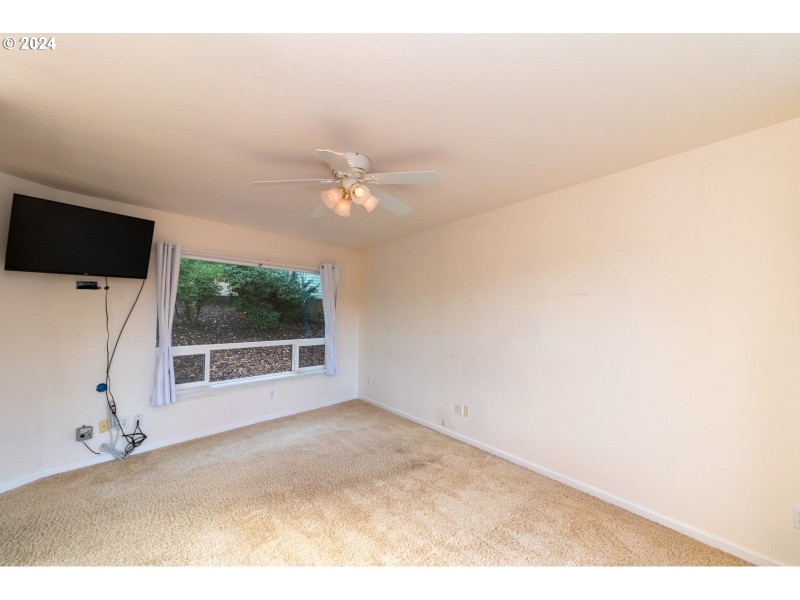 Bedroom, Primary