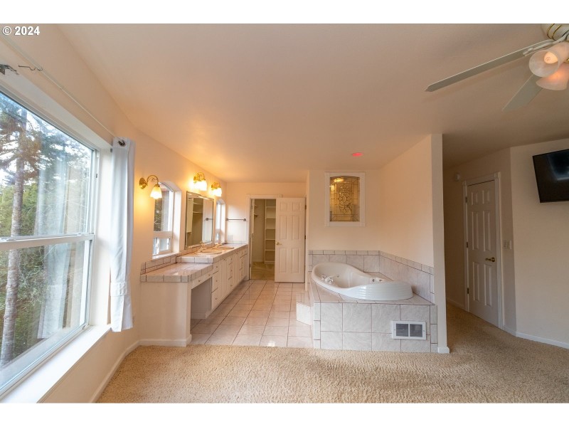 Bathroom, Attached