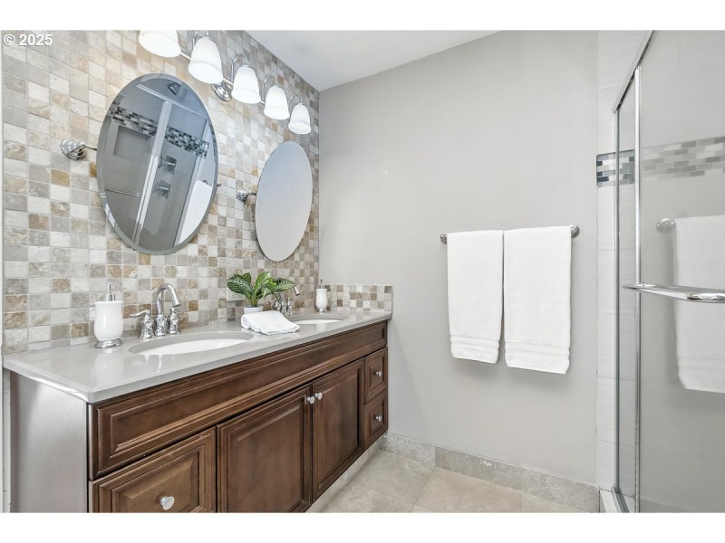 Bathroom, Attached