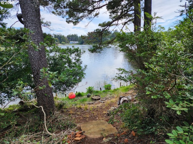Lake Access