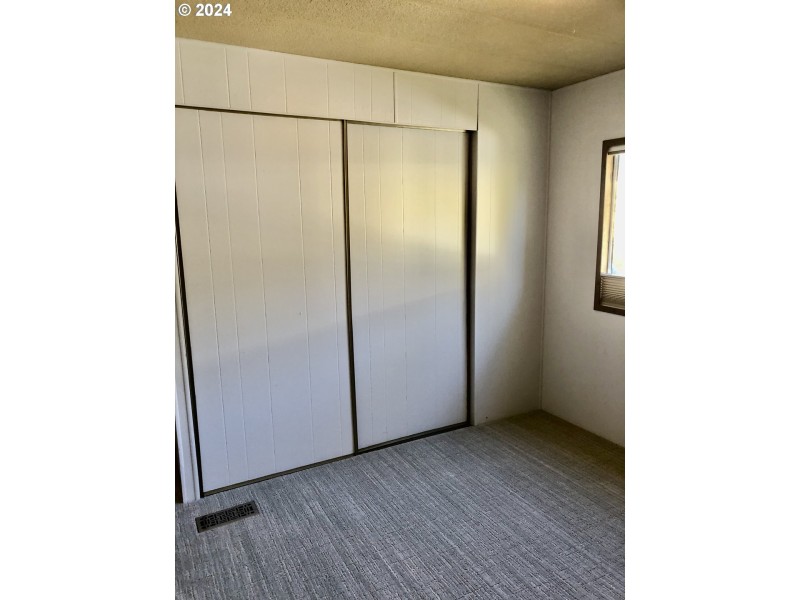 Bedroom, Primary
