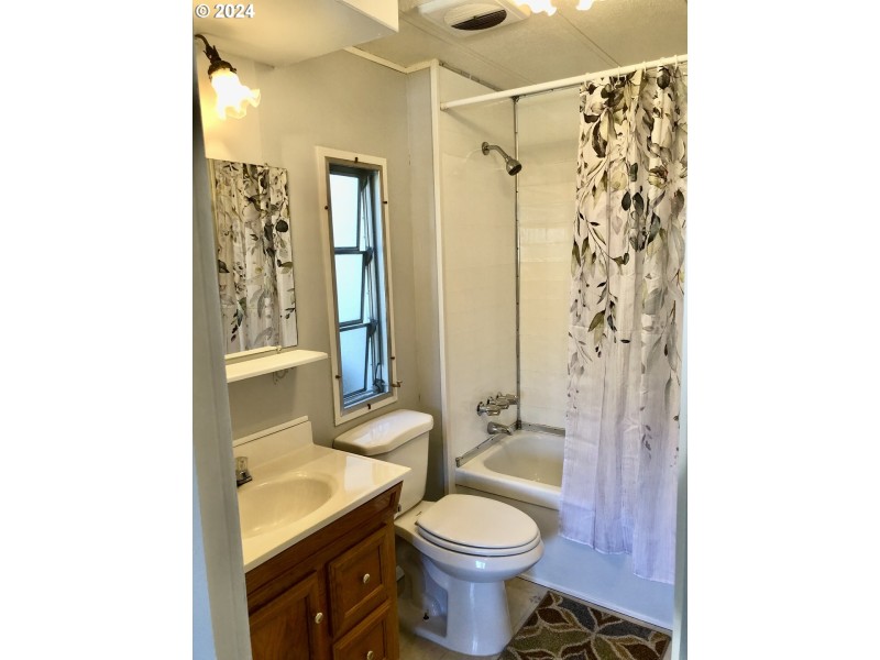 Bathroom, Attached
