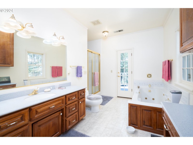 Bathroom, Attached