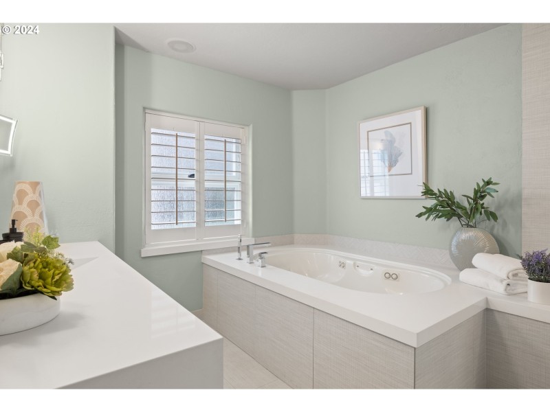 Owner's Suite Bathroom