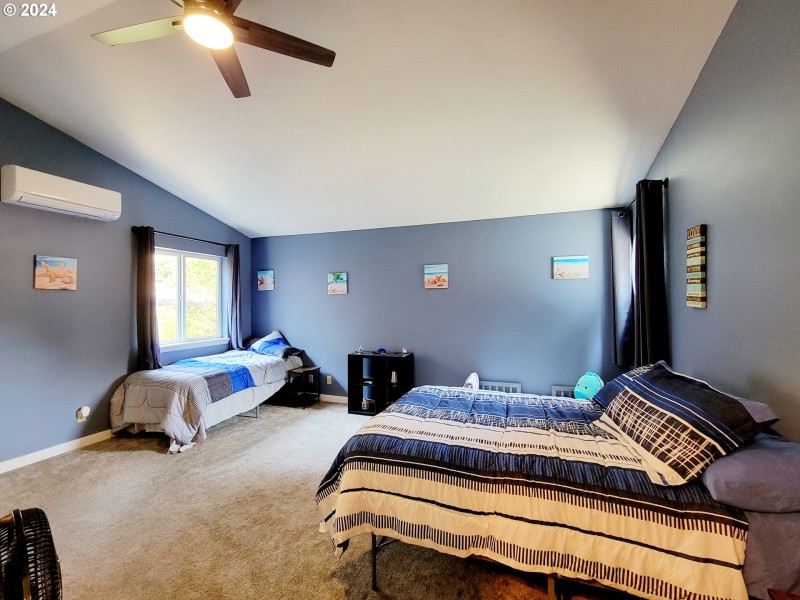 Bedroom, Primary