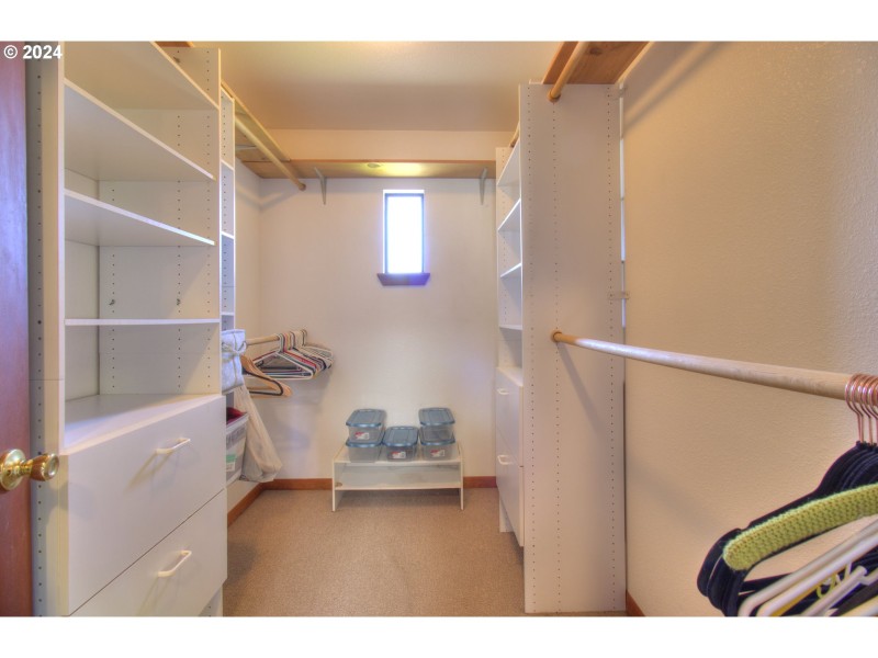 Bedroom, Primary