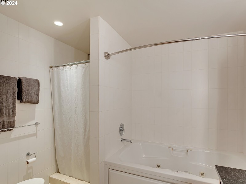 Bedroom, Primary