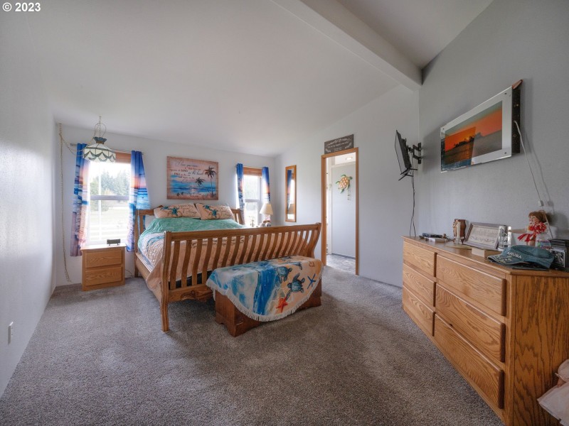 Bedroom, Primary